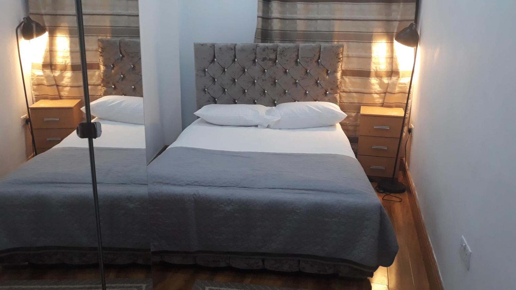 31 Dudly Court * Londra